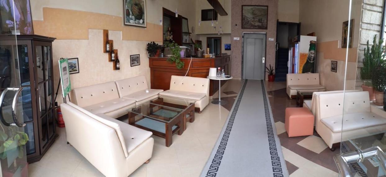 Hotel Permeti Екстер'єр фото